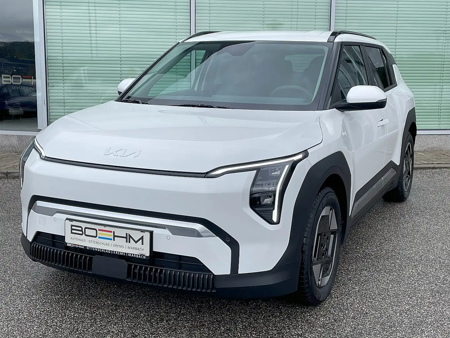 Kia EV3 FWD 81,4kWh Long Range Earth Weiß - 1