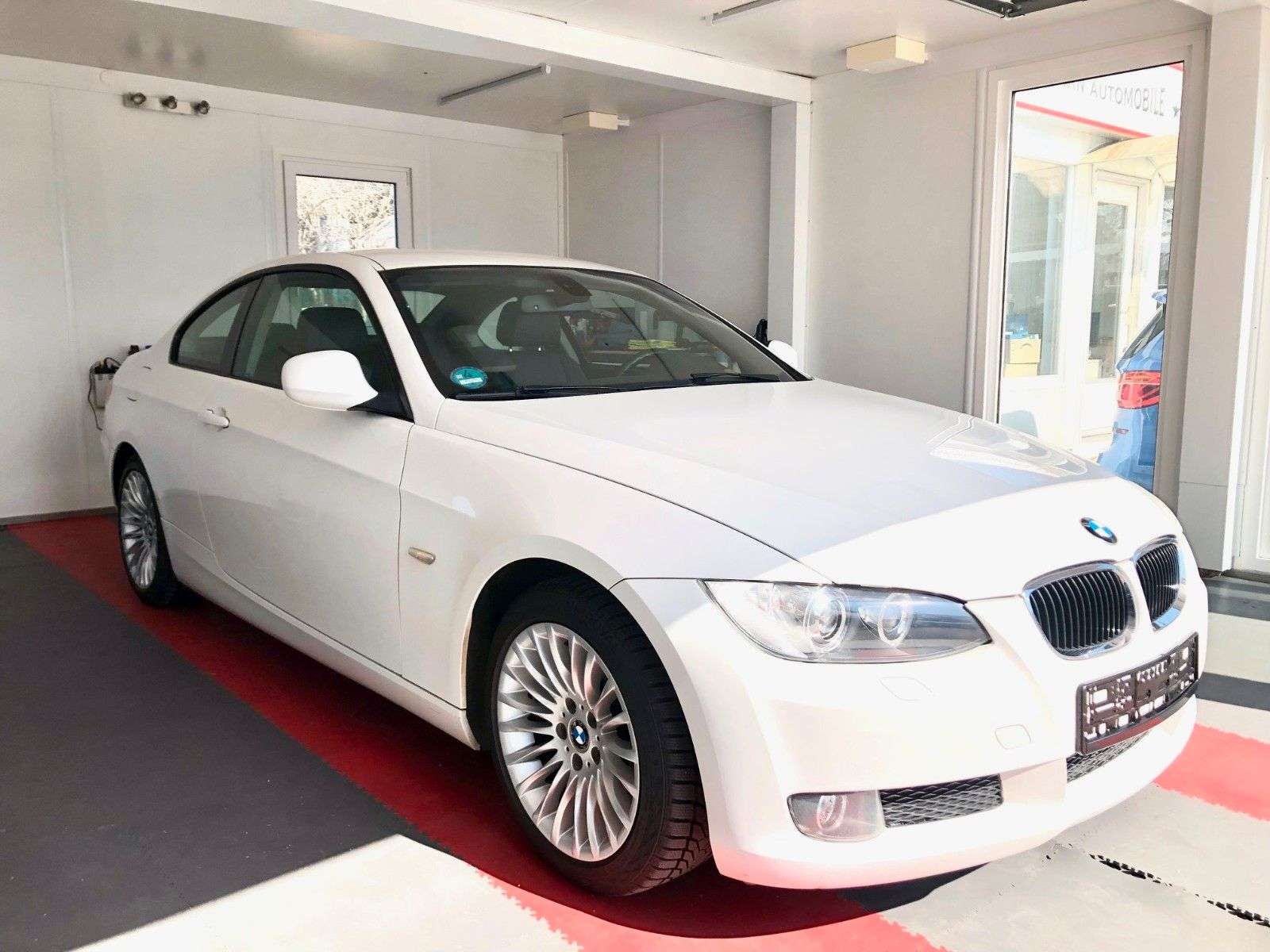 Second hand Bmw 3 Series 320