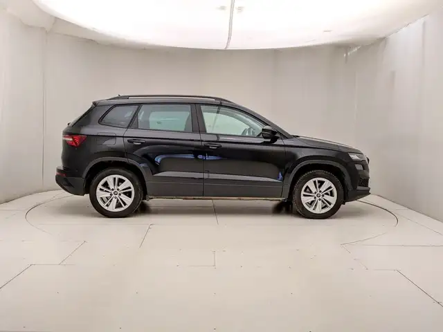 Skoda Karoq view 3