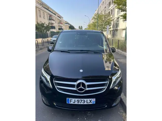 Mercedes-Benz 220 main image