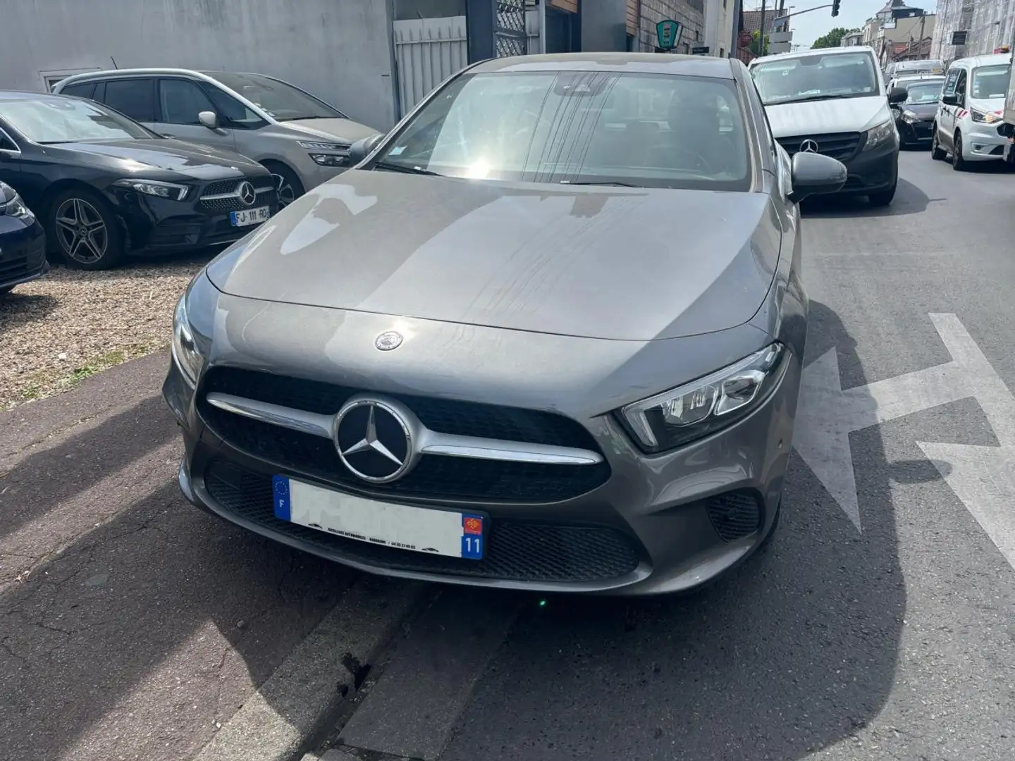 Mercedes-Benz A 180 MERCEDES A180D business line bva Grau - 1