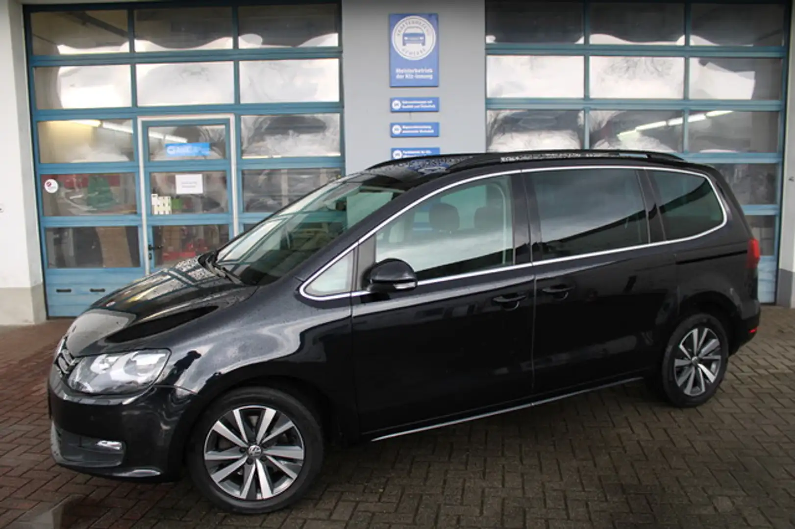 Volkswagen Sharan 2.0 TDI Comfortline DSG Xen Sport ACC Rfk Czarny - 1