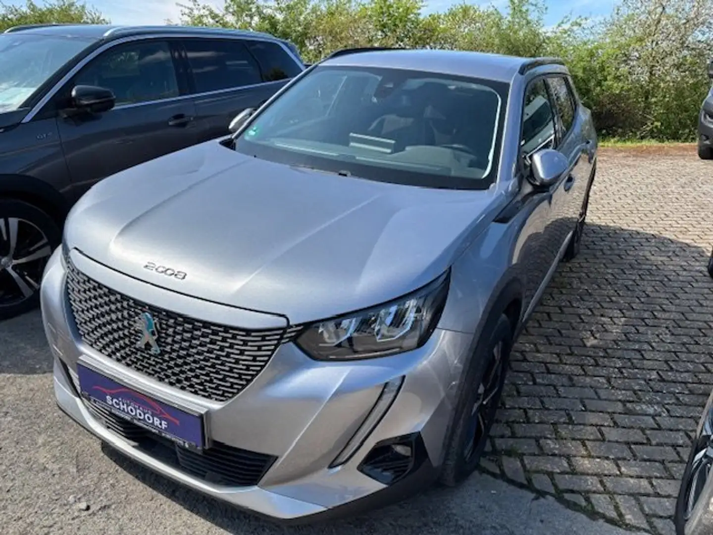 Peugeot 2008 e- Allure Pack, Navi, Sitzheizung, GJR, uvm. Grau - 1