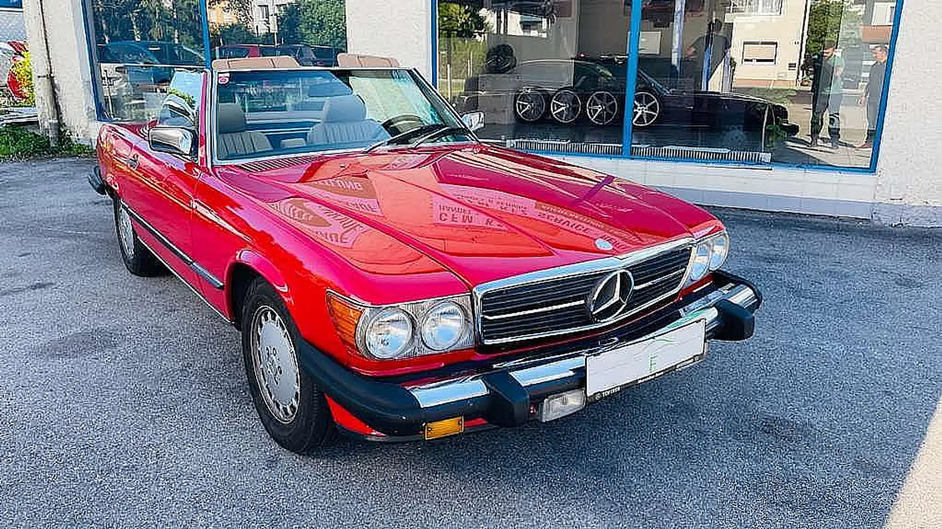 Mercedes-Benz SL Red - 1