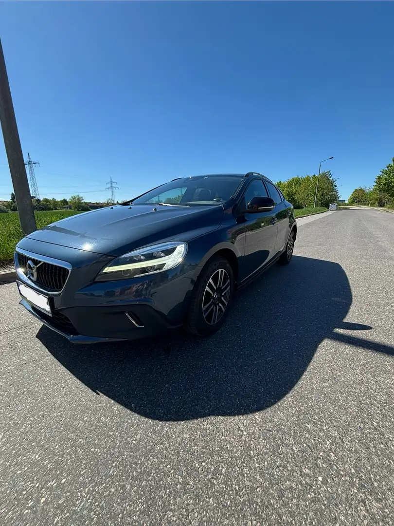 Volvo V40 Cross Country D3 Geartronic Momentum - 1
