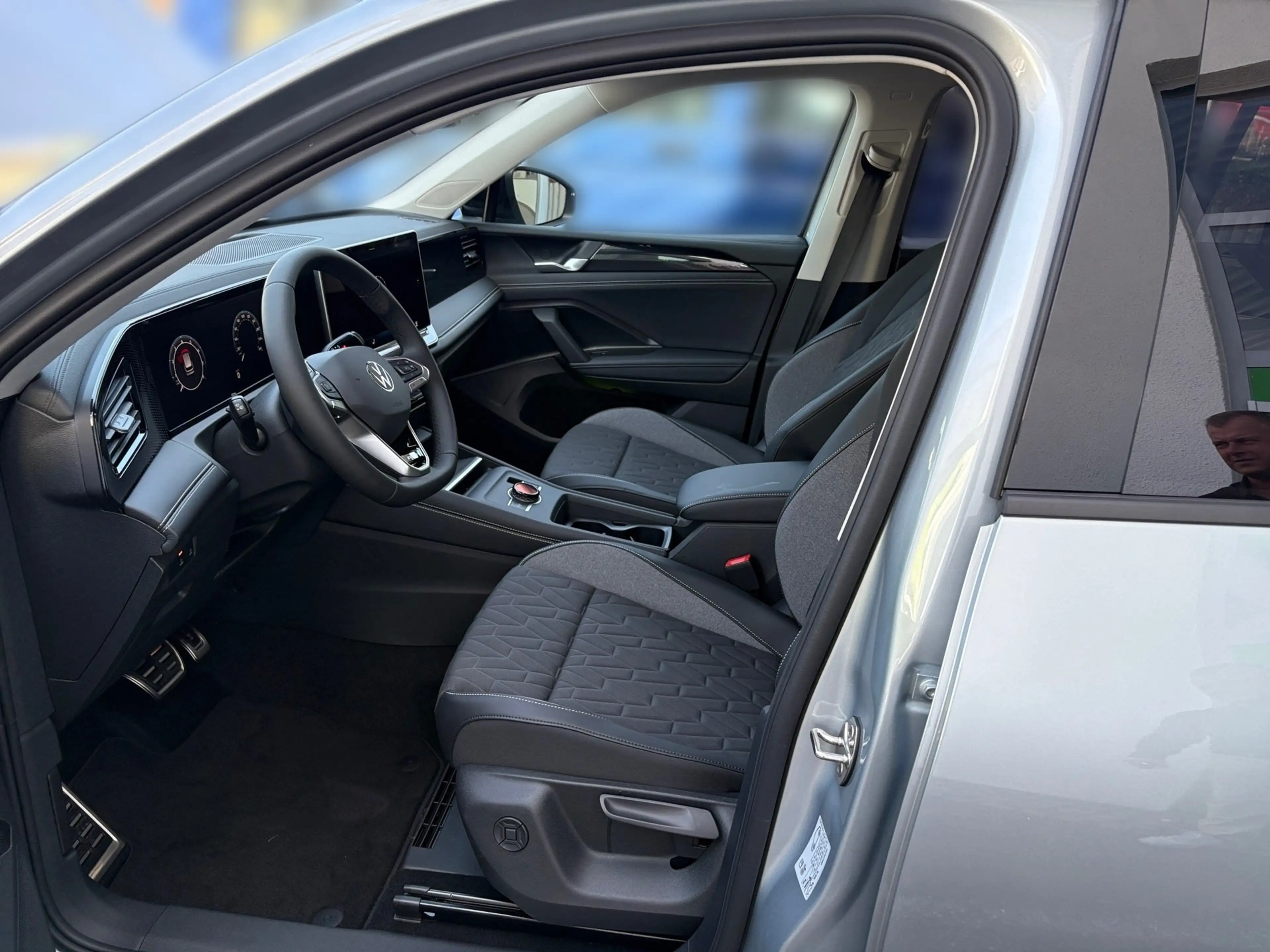 Volkswagen Tiguan 1.5 eTSI Energy *AHK*NAVI*KAMERA*SITZHZG* — photo 11