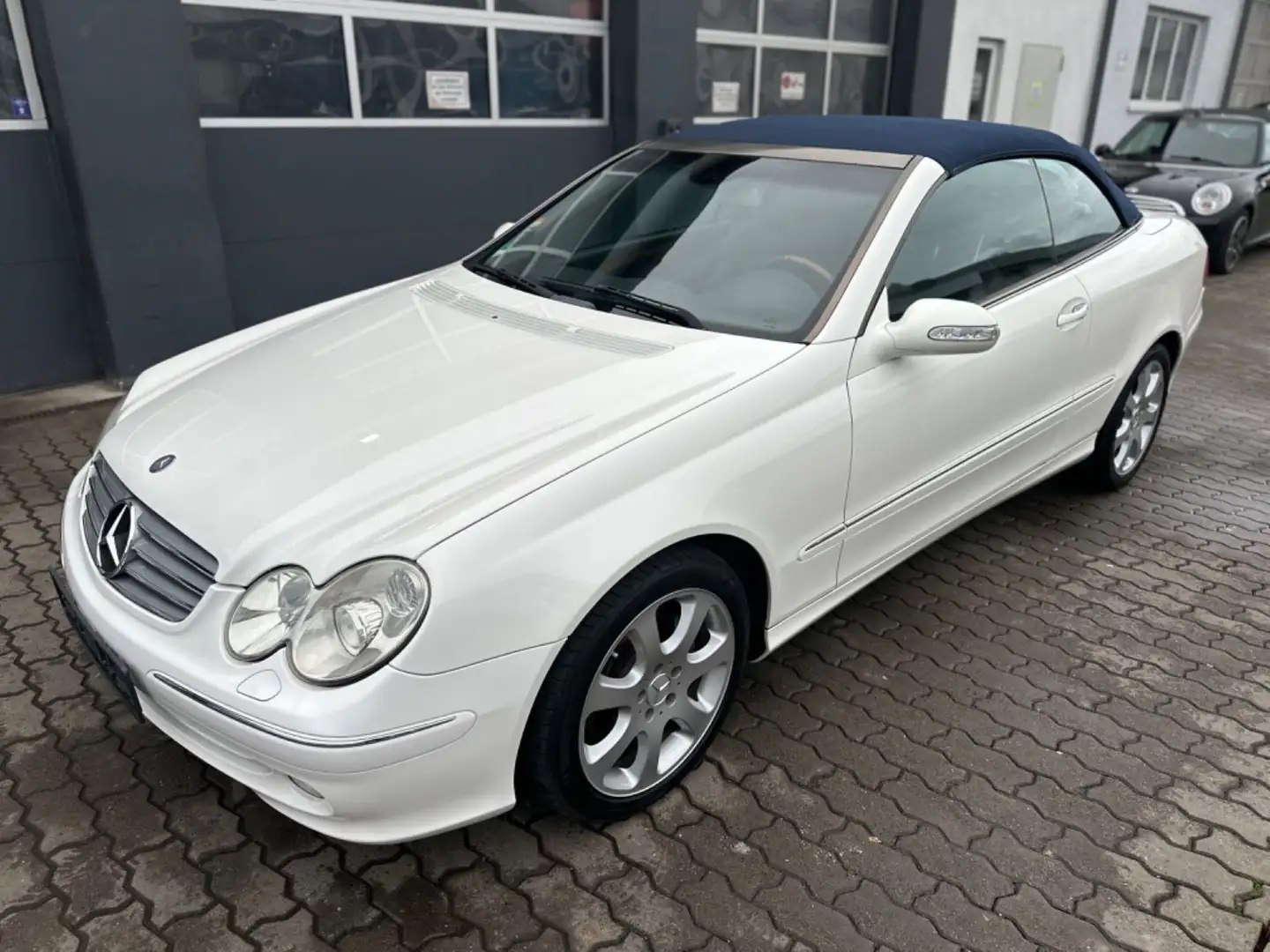 Mercedes-Benz CLK 320 Cabrio Elegance Designo Nur 55000 KM bijela - 1