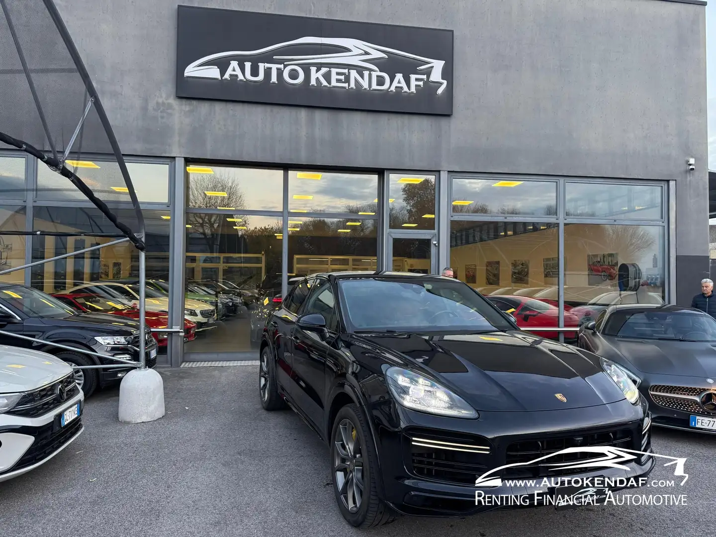 Porsche Cayenne 4.0 Turbo 5p.ti tiptronic Schwarz - 1