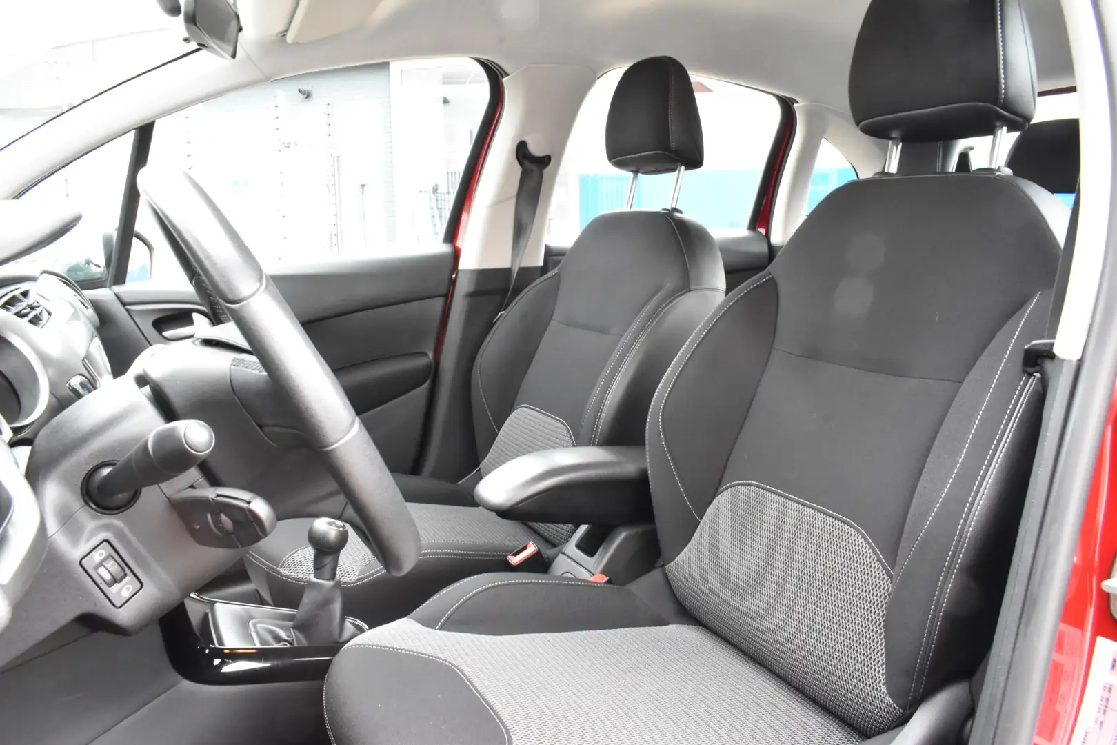 Citroen C3 VTi 82 Collection Airco | Trekhaak | Parkeerhulp | Rood - 2