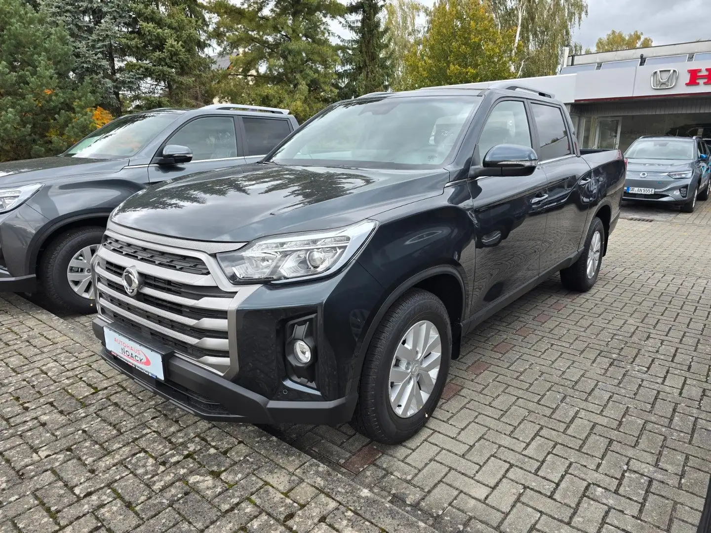 SsangYong Musso Musso Grand Platinum 4WD Automatik Šedá - 1
