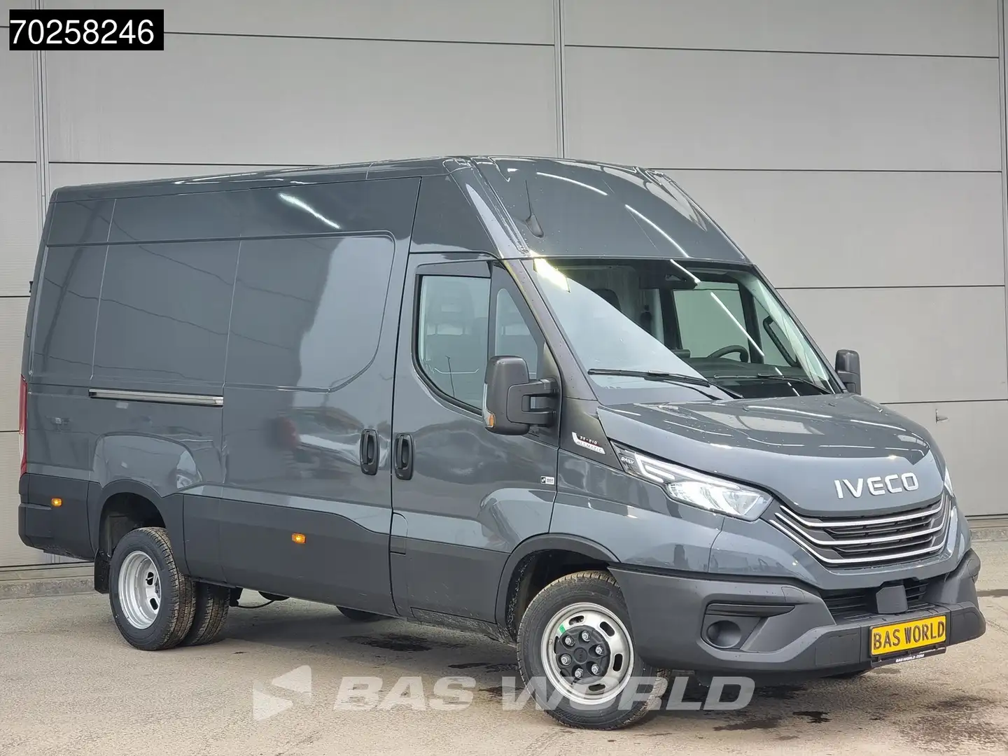 Iveco Daily 35C21 3.0L Automaat 2025model Dubbellucht L2H2 ACC Grau - 2