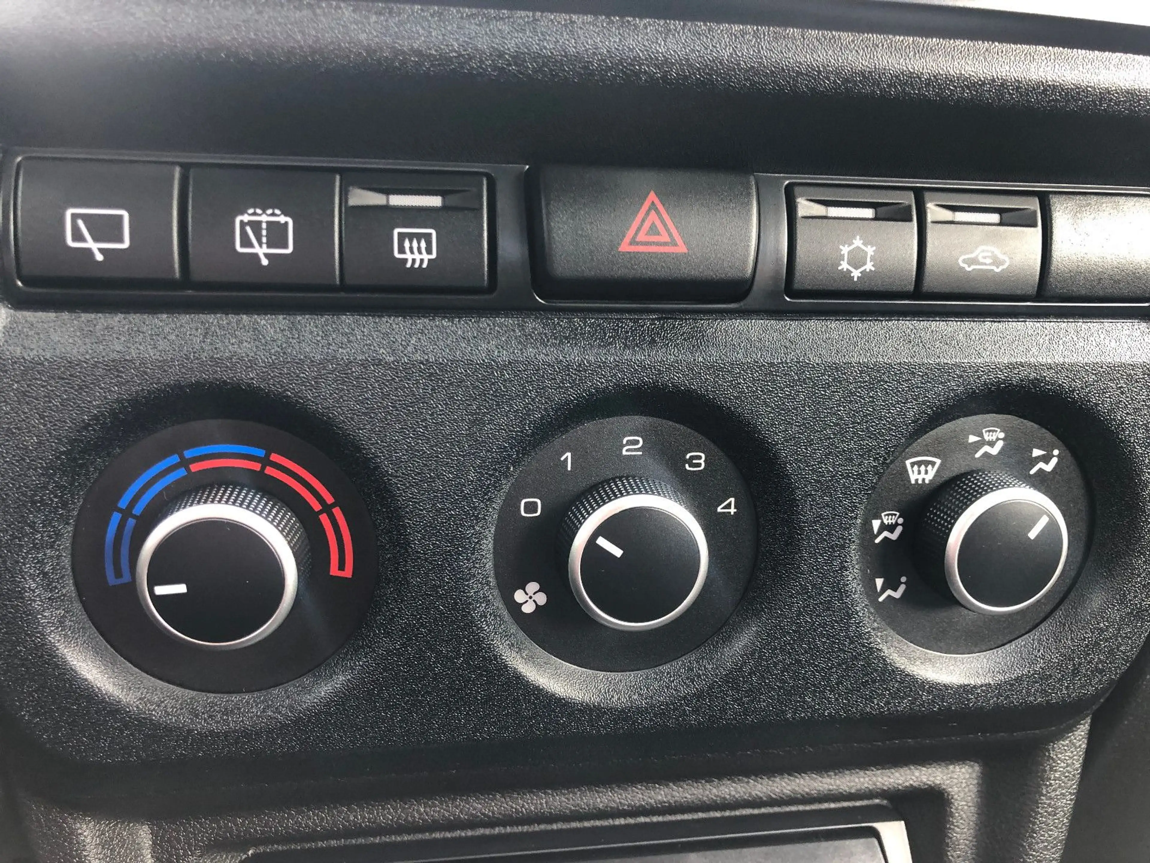 Lada Niva LEGEND "PREMIUM PLUS"! VIP-AUSSTATTUNG! — photo 13