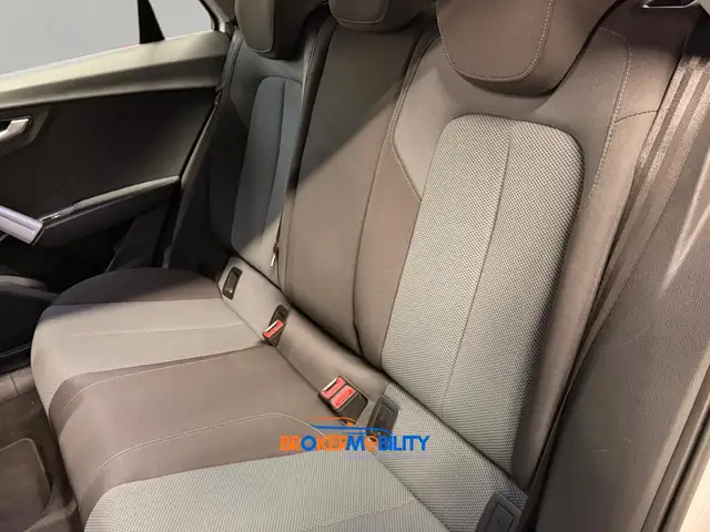 Audi Q2 view 12