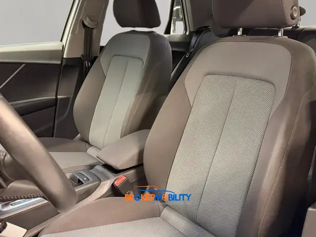Audi Q2 view 8