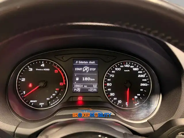 Audi Q2 view 10