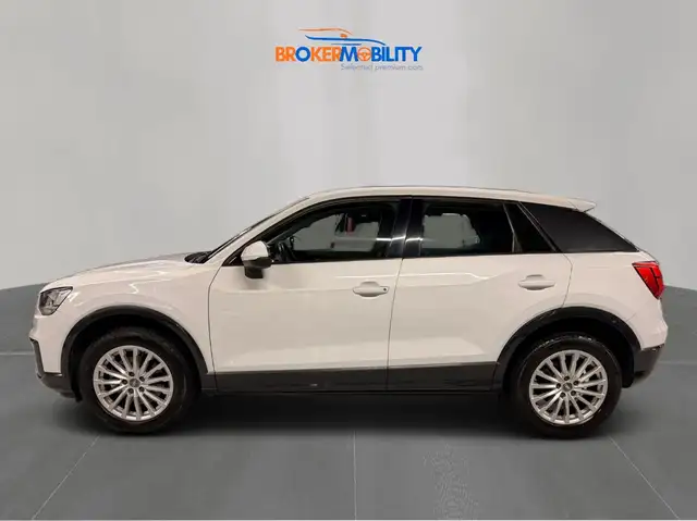 Audi Q2 view 4