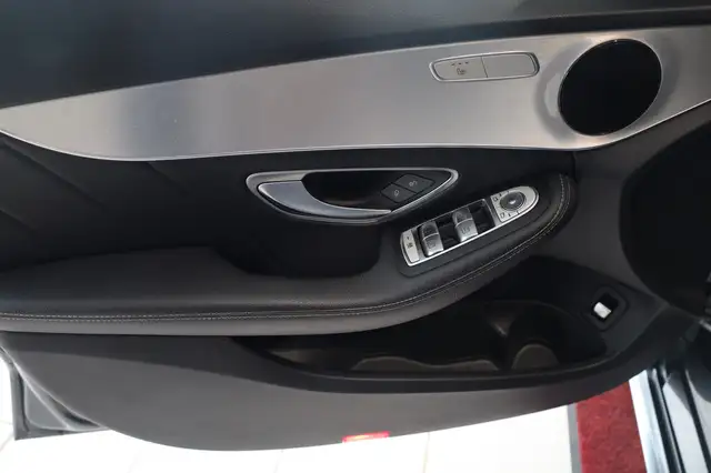 Mercedes-Benz C-Class view 14