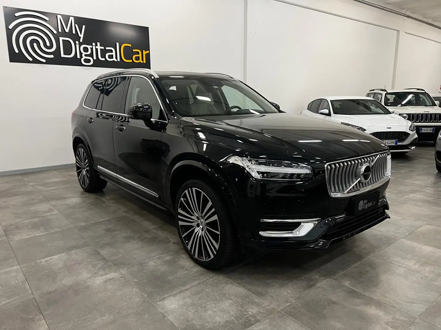 Volvo XC90 2.0 b5 Momentum Pro awd 7posti geartronic Schwarz - 1