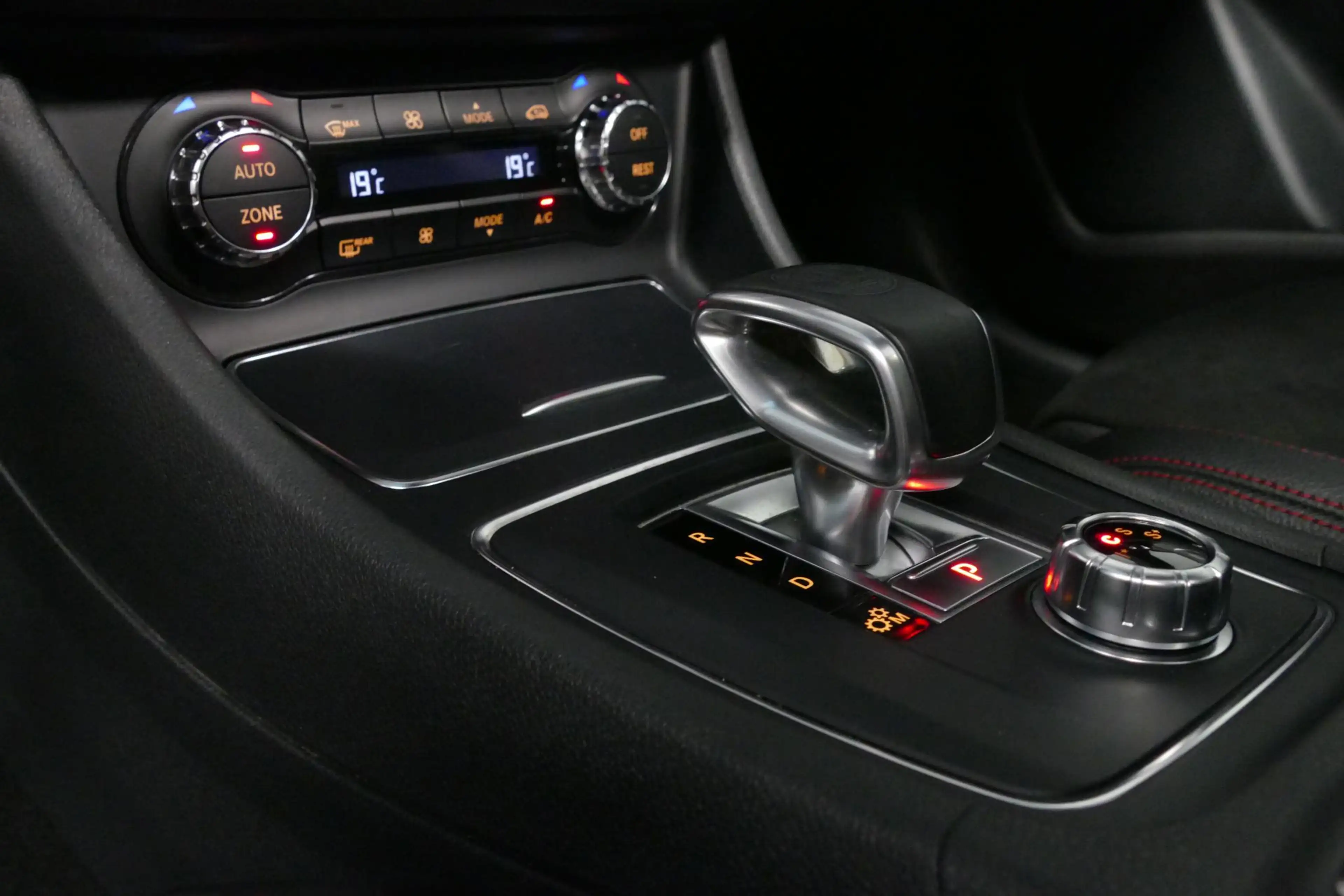 Mercedes-Benz GLA 45 AMG 4MATIC Premium Plus / UNIEK / Panoramadak / AMG Pe — photo 8