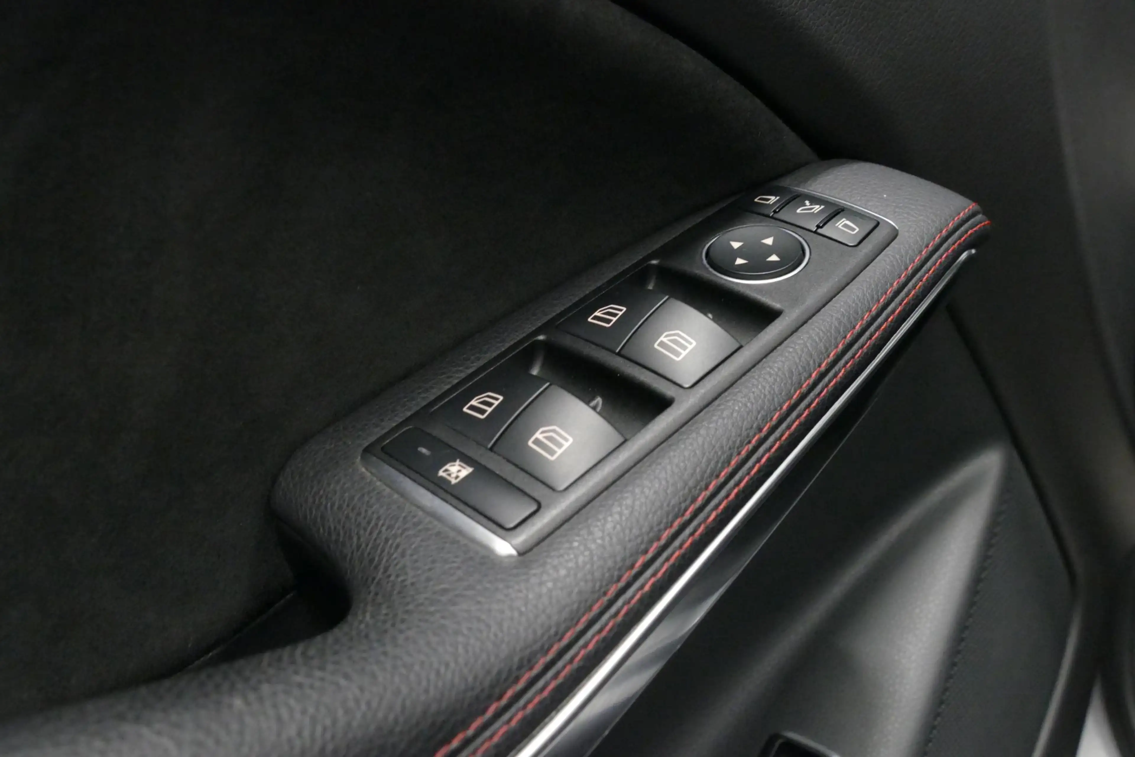 Mercedes-Benz GLA 45 AMG 4MATIC Premium Plus / UNIEK / Panoramadak / AMG Pe — photo 37