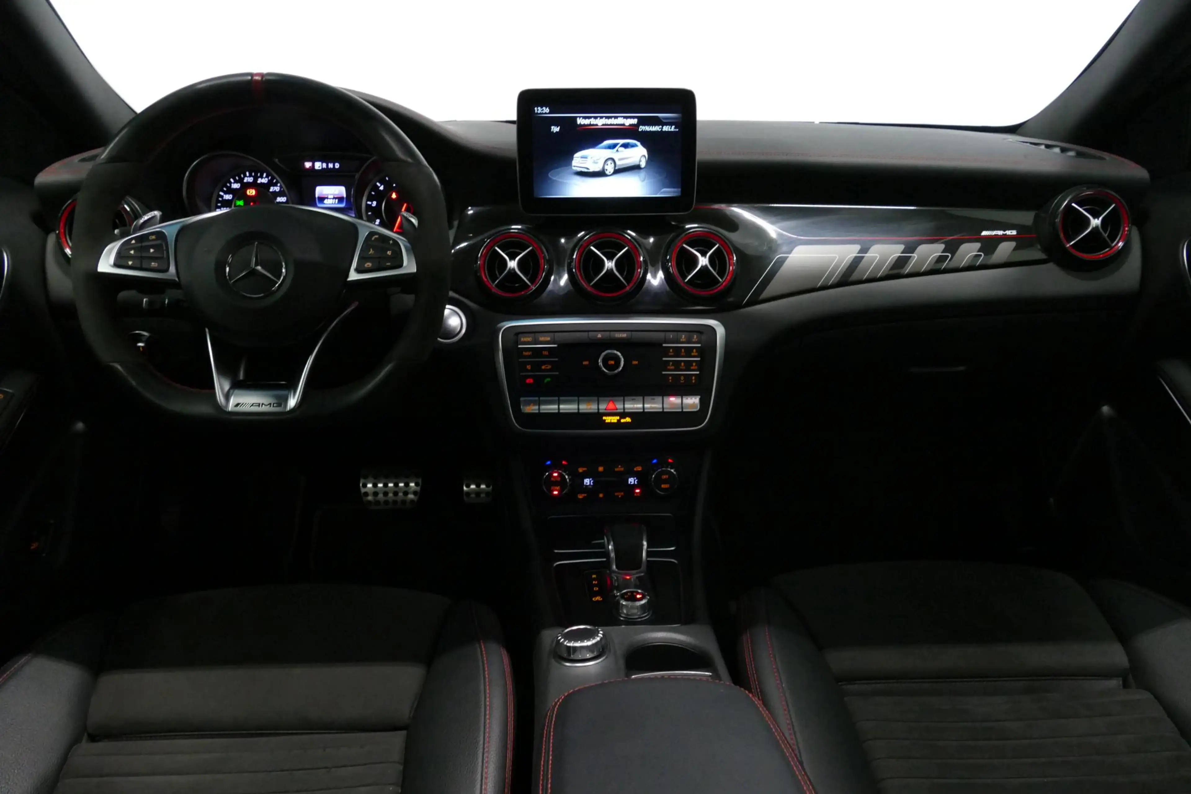 Mercedes-Benz GLA 45 AMG 4MATIC Premium Plus / UNIEK / Panoramadak / AMG Pe — photo 22