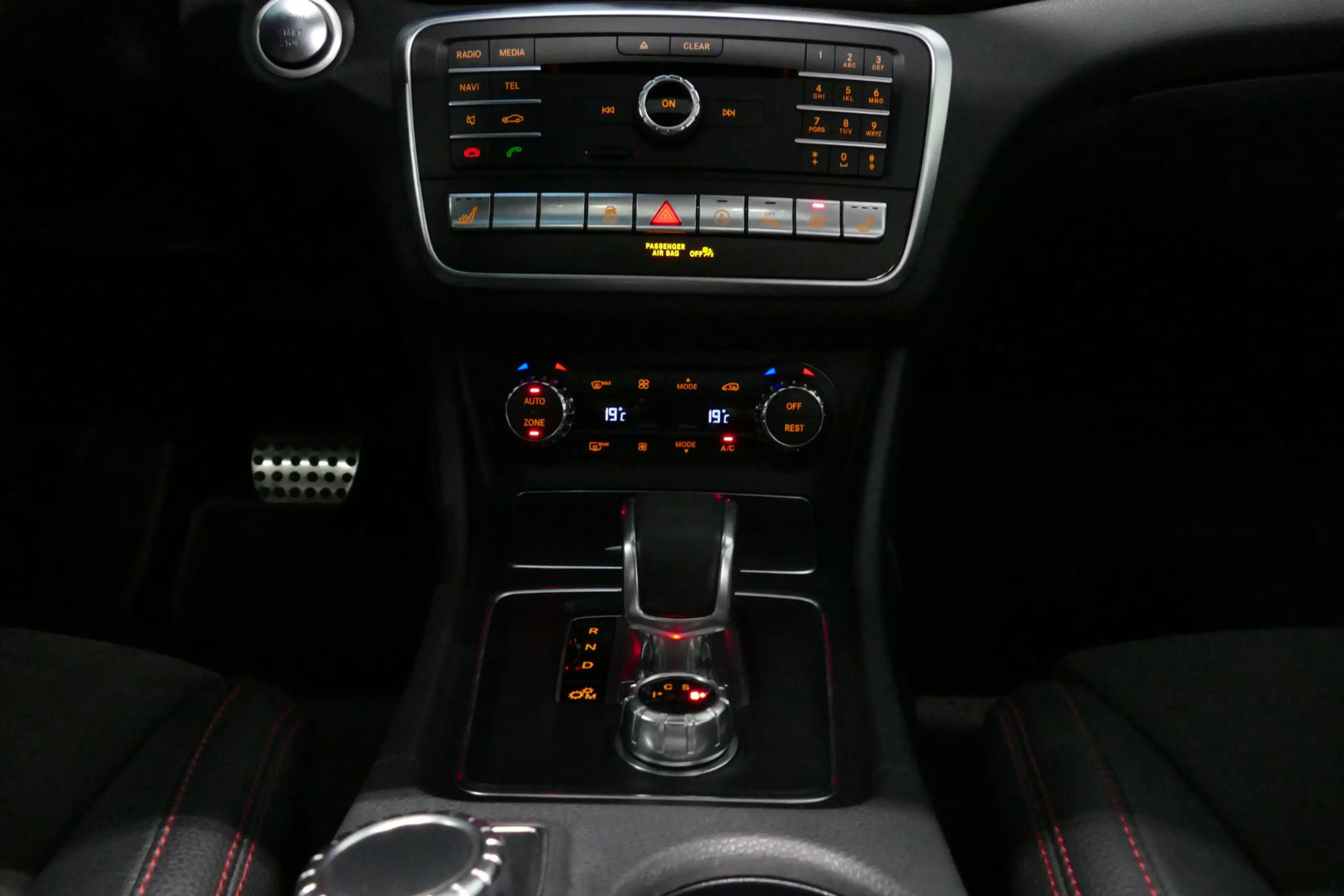 Mercedes-Benz GLA 45 AMG 4MATIC Premium Plus / UNIEK / Panoramadak / AMG Pe — photo 25