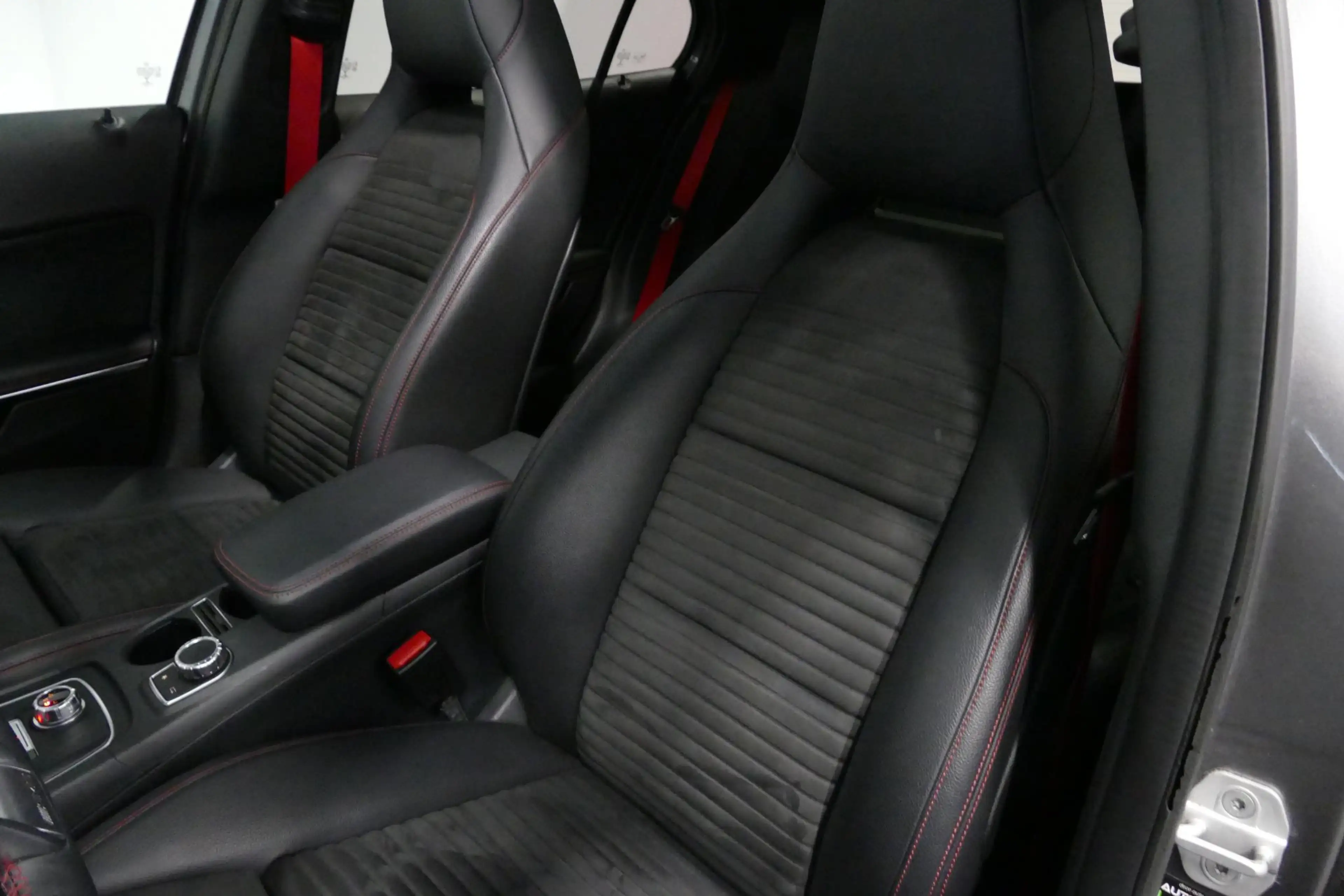 Mercedes-Benz GLA 45 AMG 4MATIC Premium Plus / UNIEK / Panoramadak / AMG Pe — photo 7