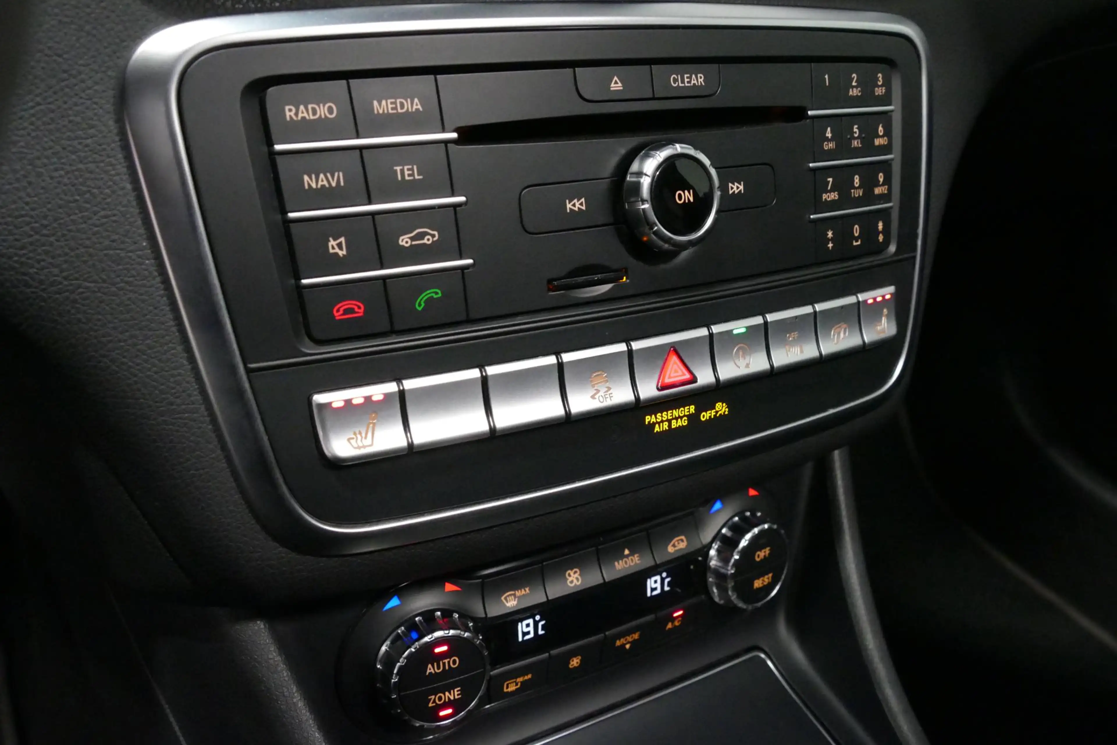 Mercedes-Benz GLA 45 AMG 4MATIC Premium Plus / UNIEK / Panoramadak / AMG Pe — photo 9