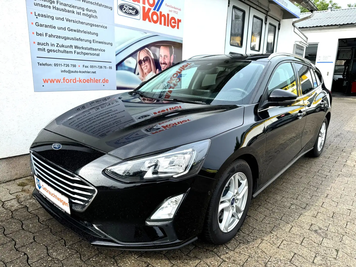 Ford Focus Cool & Connect Turnier Automatik (neuer Motor) Noir - 1