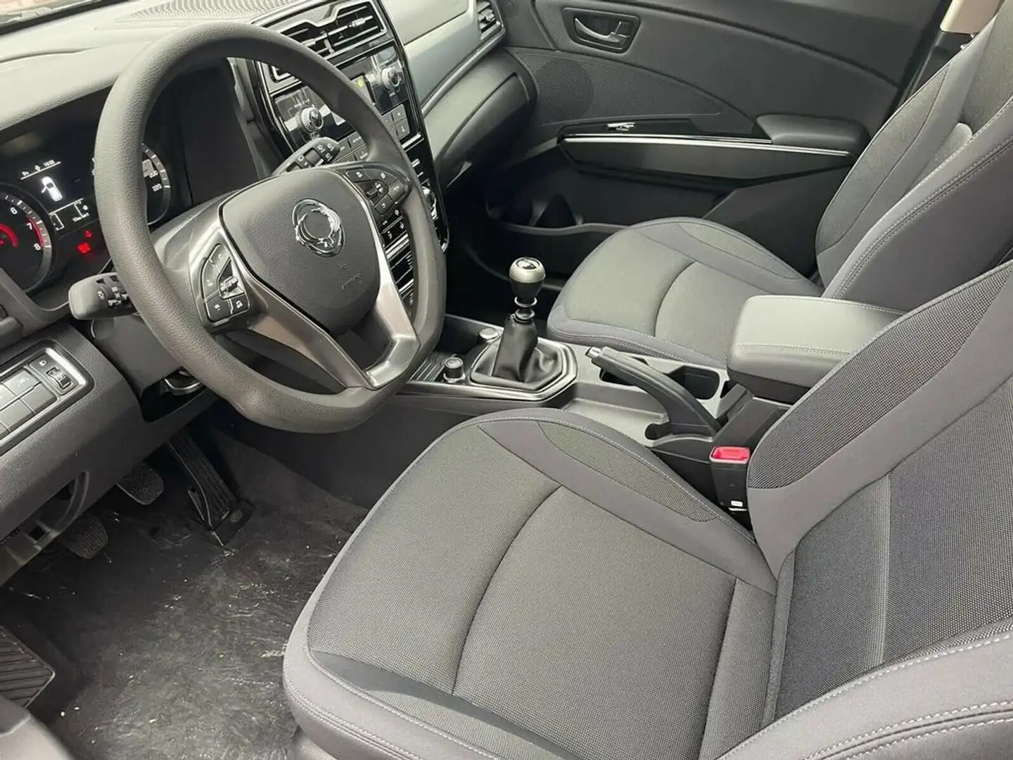 SsangYong Tivoli 1.2 GDI Turbo 2WD Nero - 2