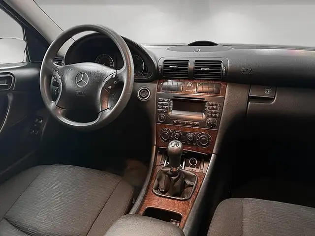 Mercedes-Benz C-Class view 10