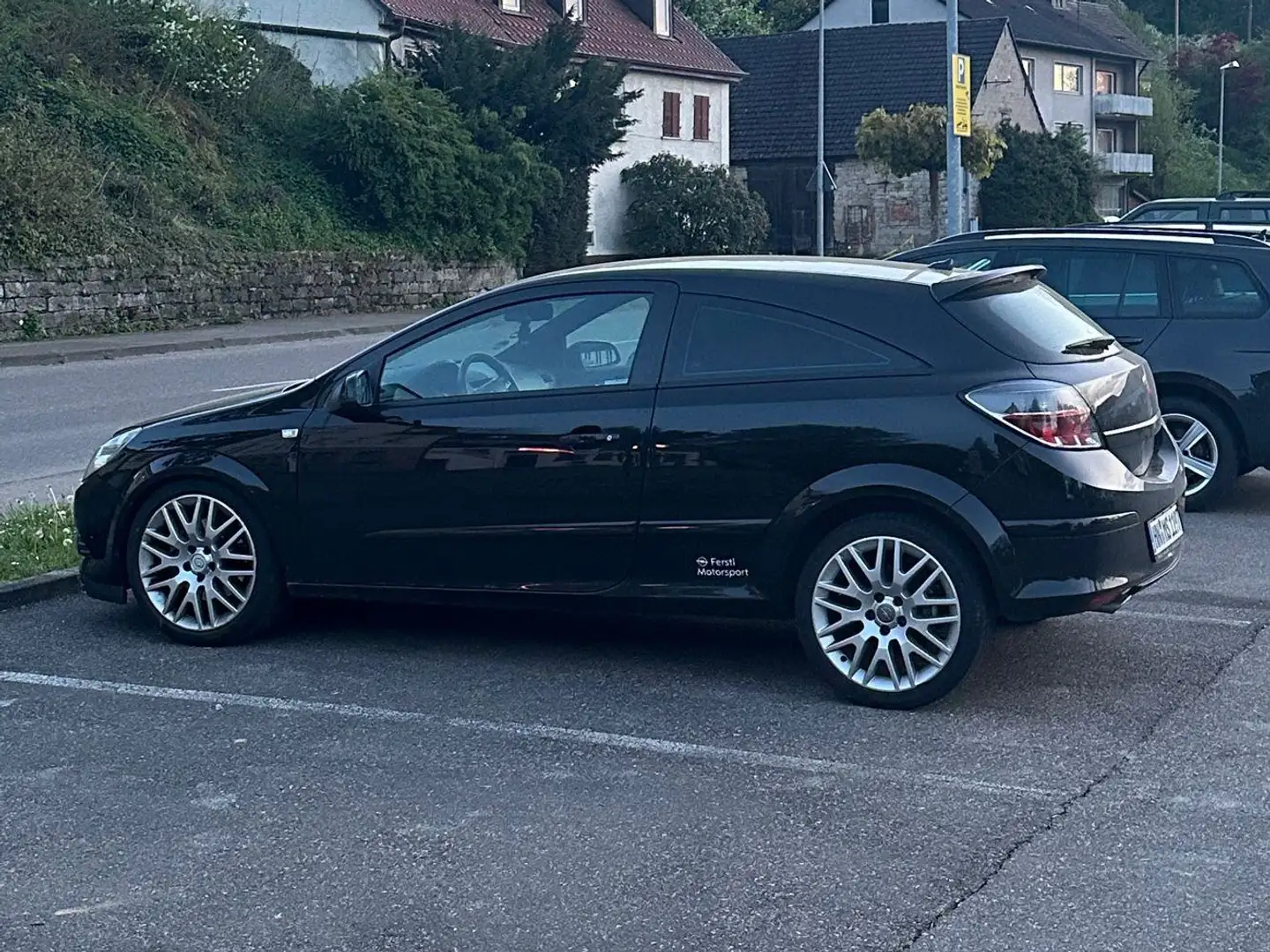Opel Astra Opel Astra H GTC Sport 2.0 Turbo, Xenon,TÜV NEU Schwarz - 1