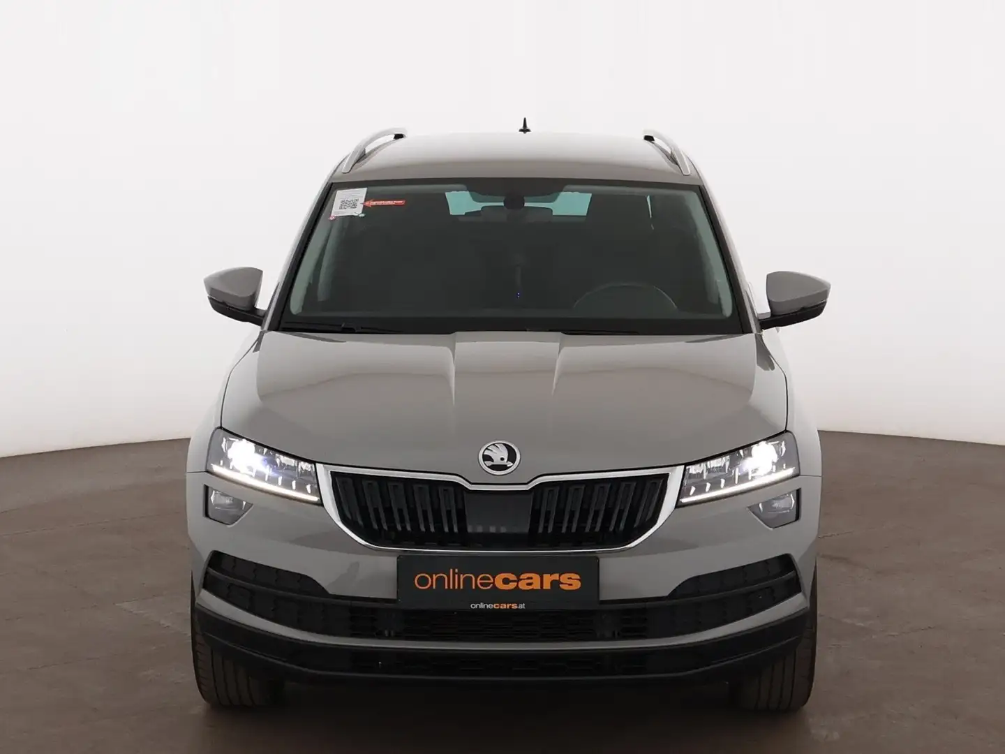 Skoda Karoq 2.0 TDI 4x4 Clever Aut LED AHK RADAR PDC Grau - 2