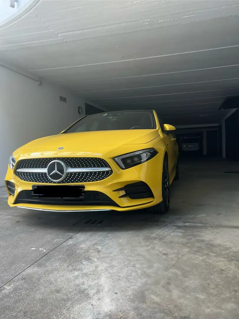 Mercedes-Benz A 250 e phev (eq-power) Premium auto AMG Jaune - 1