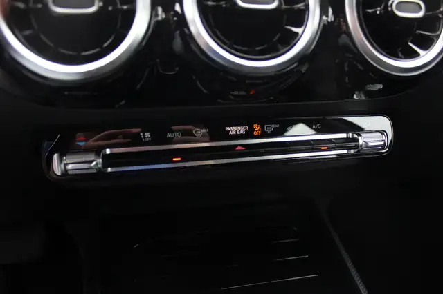 Mercedes-Benz B-Class view 26
