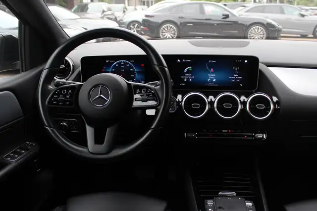 Mercedes-Benz B-Class view 9