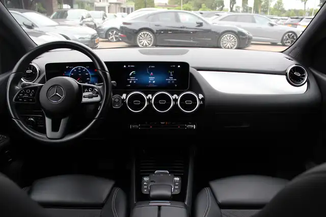 Mercedes-Benz B-Class view 2