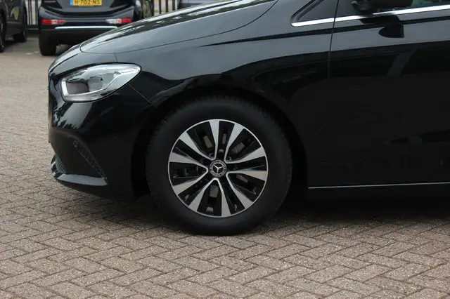 Mercedes-Benz B-Class view 14