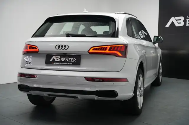 Audi Q5 view 9