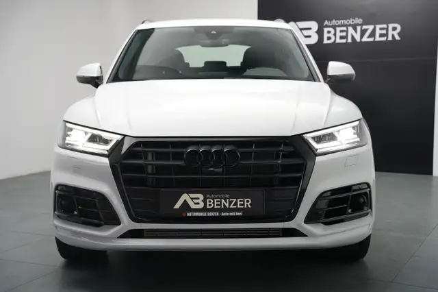 Audi Q5 view 2