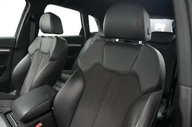 Audi Q5 view 13
