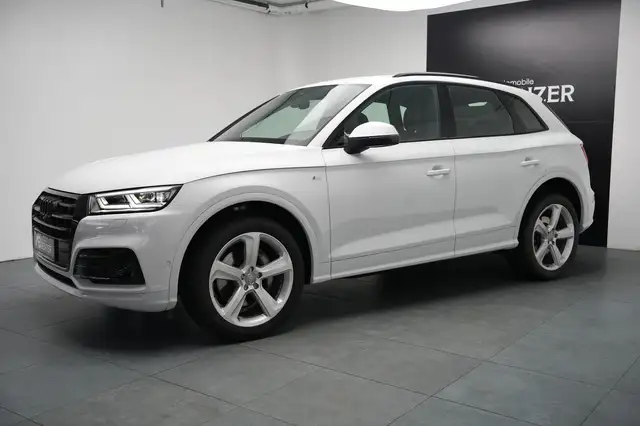 Audi Q5 view 6