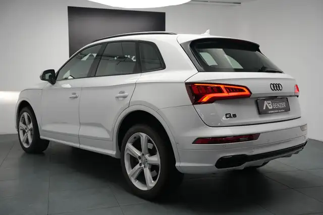 Audi Q5 view 7
