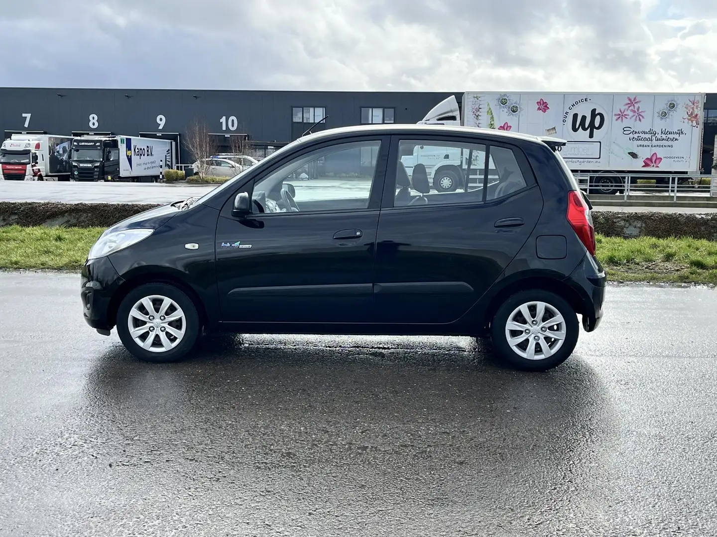 Hyundai i10 1.0 i-Drive Cool Airco Schwarz - 2