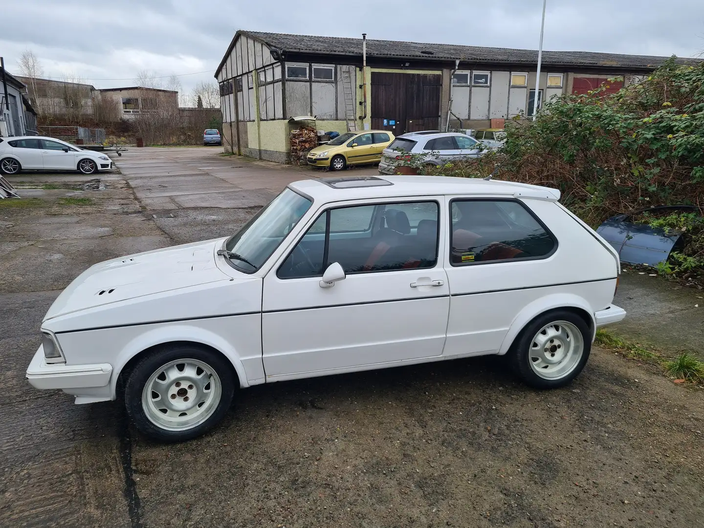 Volkswagen Golf GTI Oldtimer, der Ur-Gti Weiß - 2