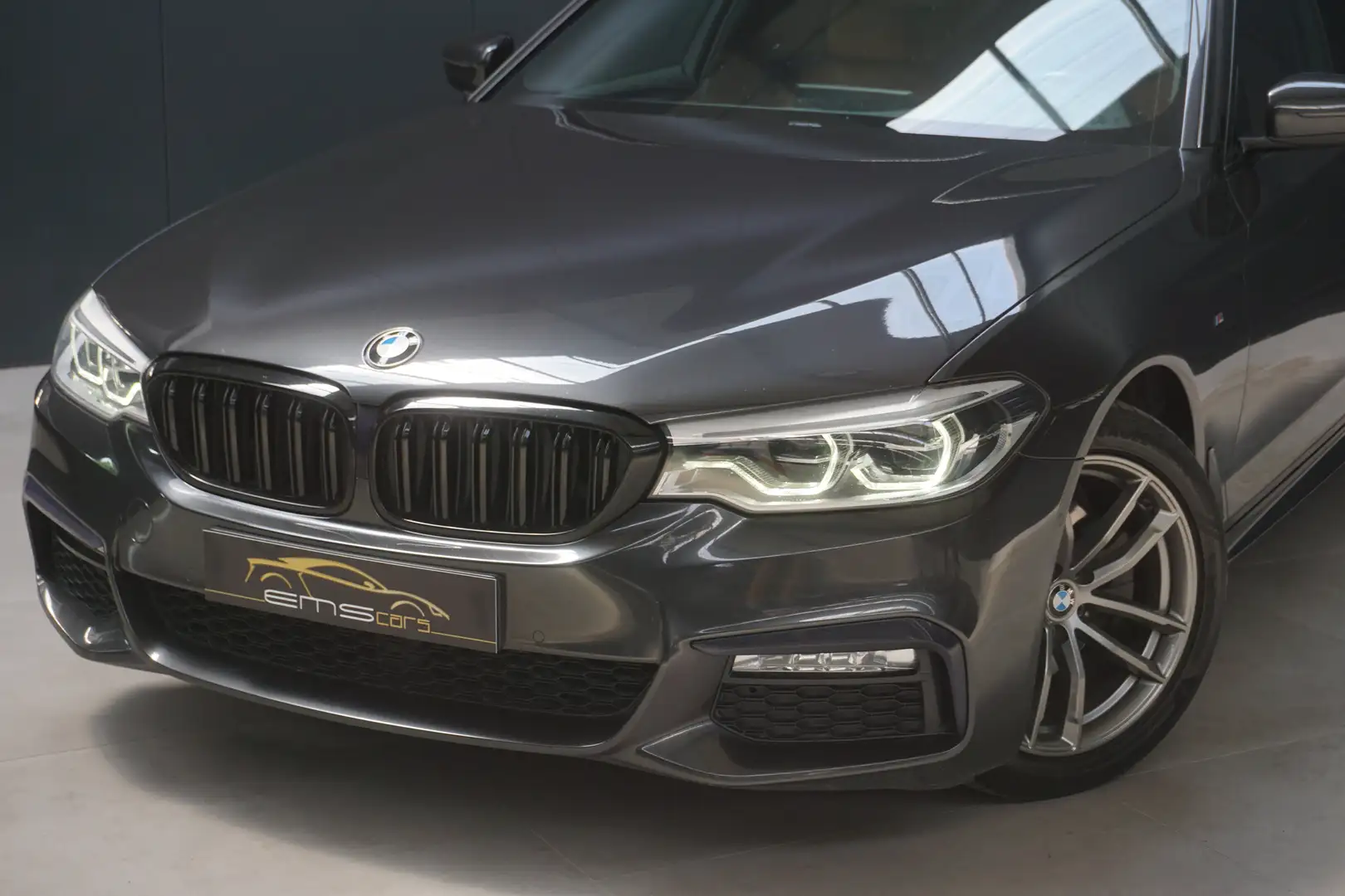 BMW 520 Touring d Automaat- Navi- Cam- Trekhaak- Garantie! Gris - 2
