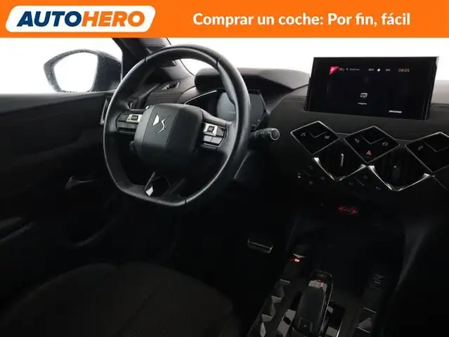DS Automobiles DS 3 view 14