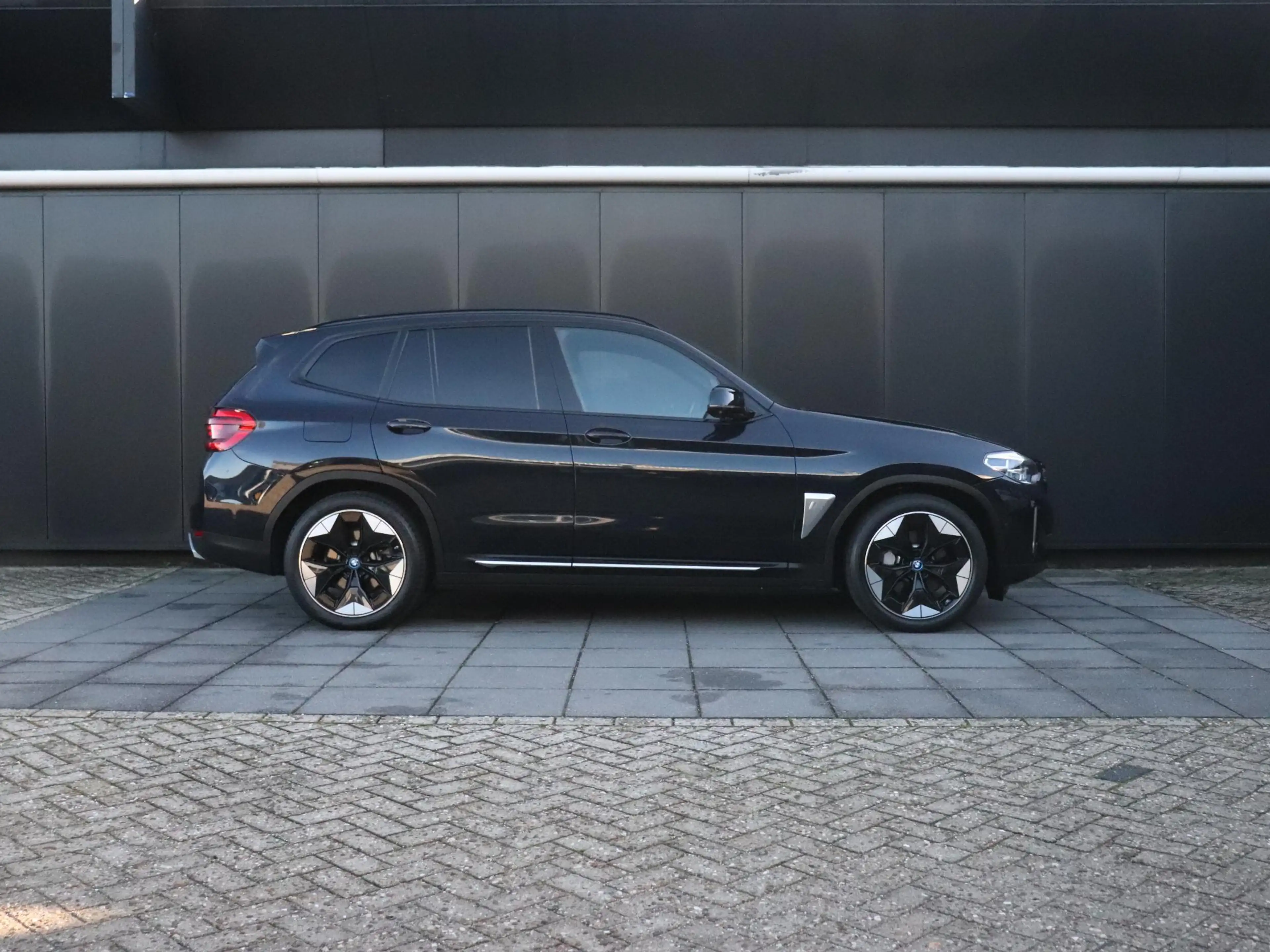 BMW iX3 High Executive 80 kWh | LEDER | MEMORY | H&K | PAN — photo 4