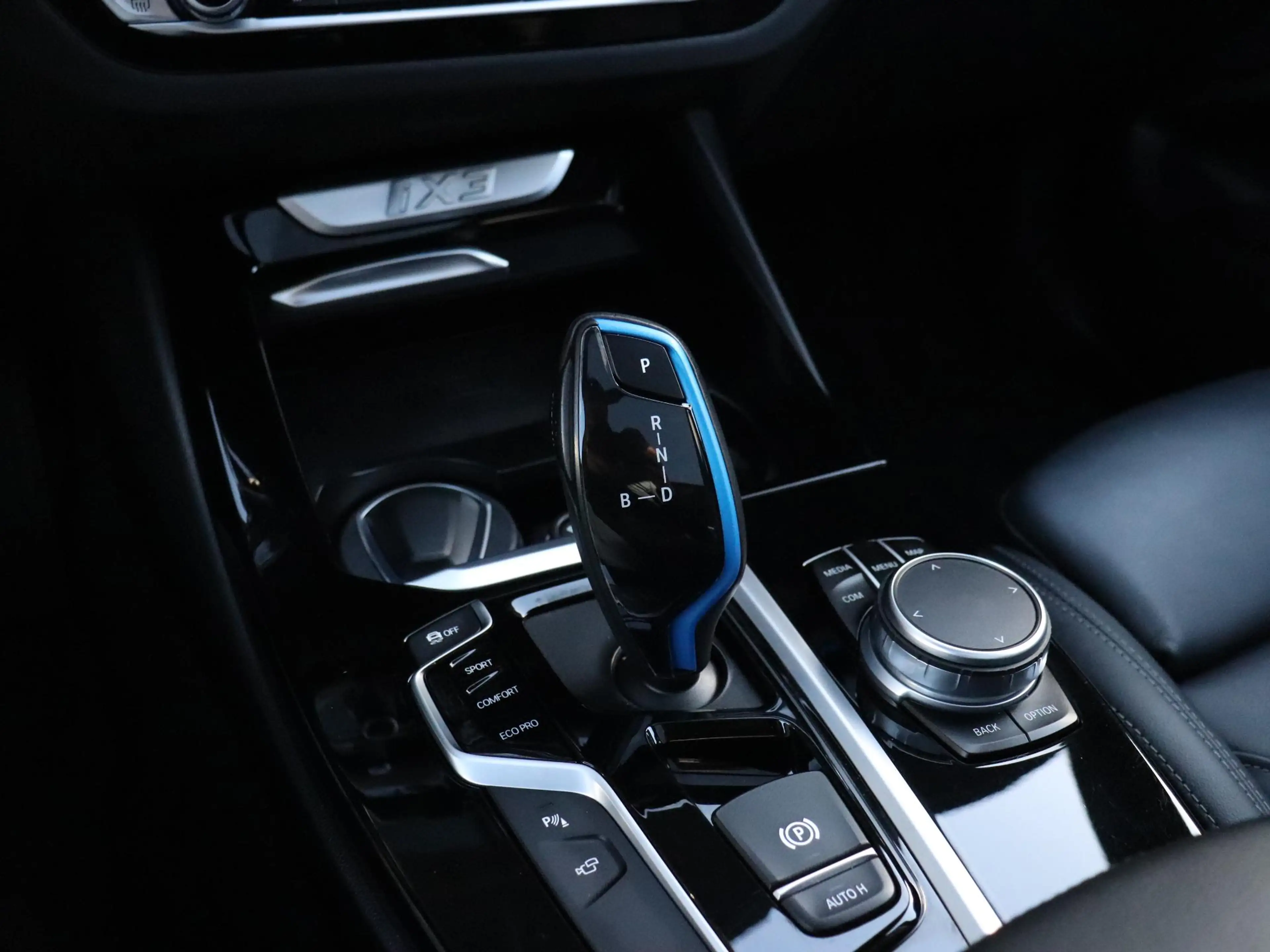 BMW iX3 High Executive 80 kWh | LEDER | MEMORY | H&K | PAN — photo 29