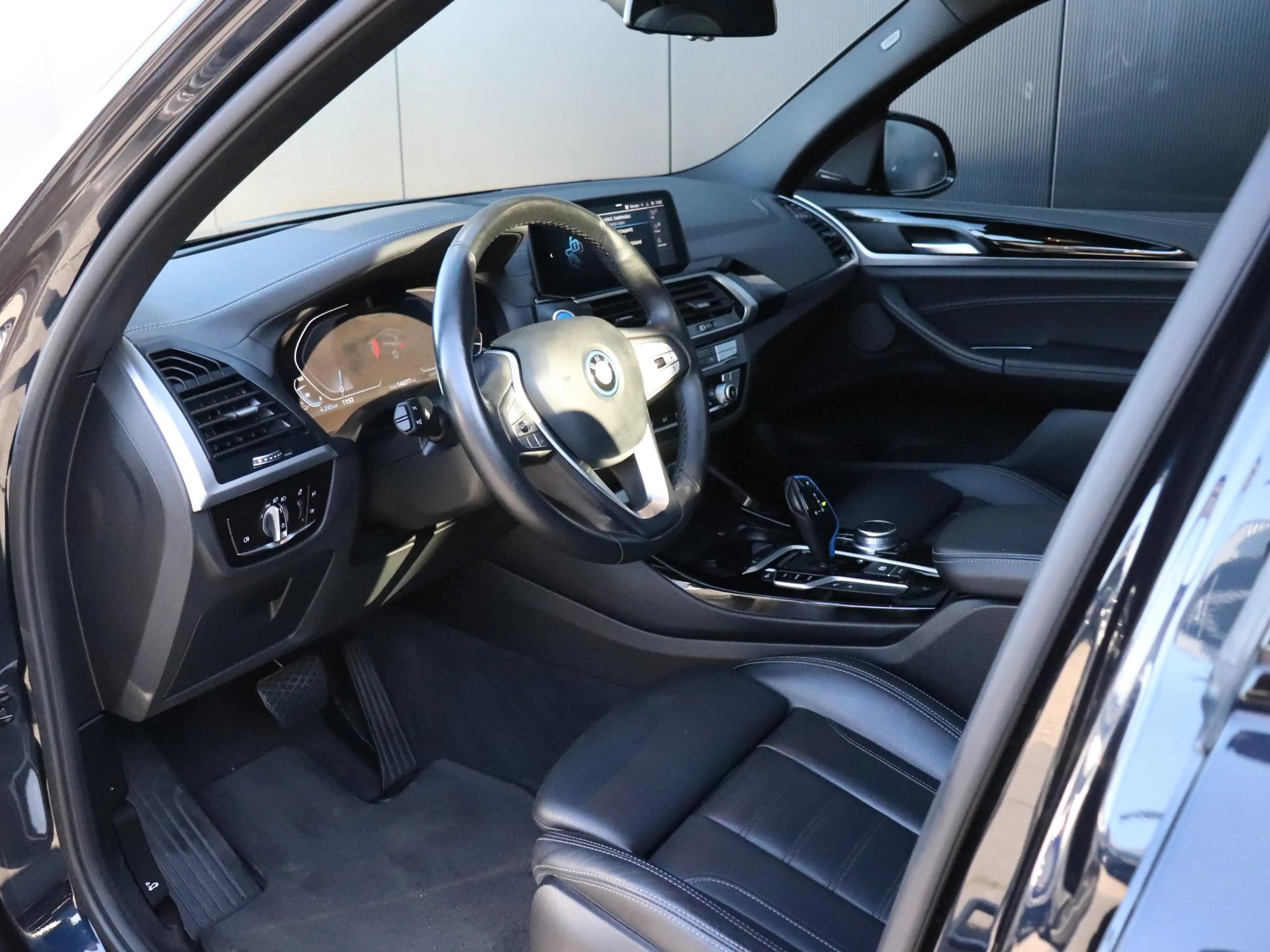 BMW iX3 High Executive 80 kWh | LEDER | MEMORY | H&K | PAN — photo 12